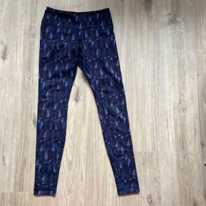 Lululemon wonder under size 6